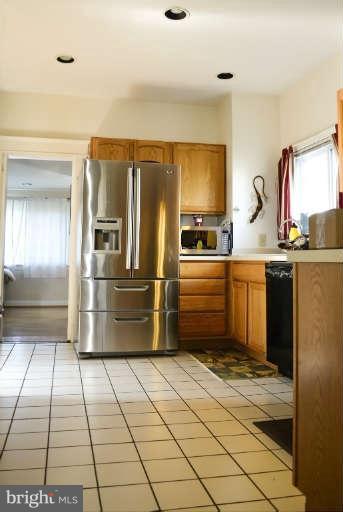 16 Ridge Road Baltimore, MD 21228 - Photo 7 of 24 Kitchen