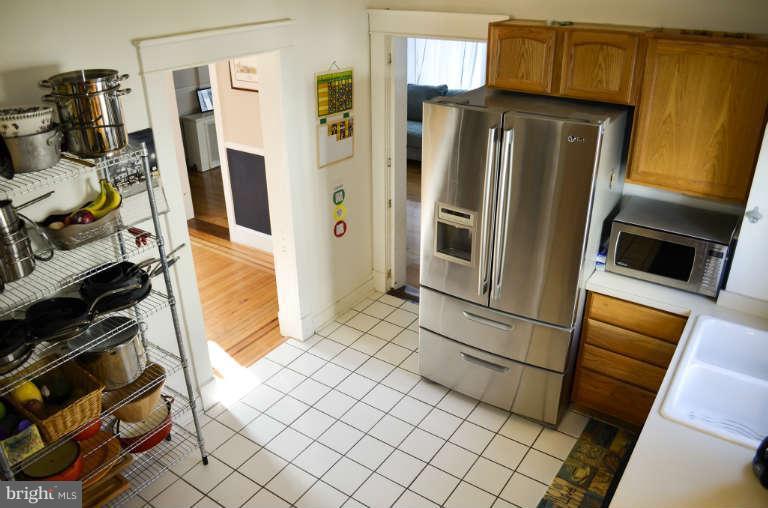16 Ridge Road Baltimore, MD 21228 - Photo 8 of 24 Kitchen