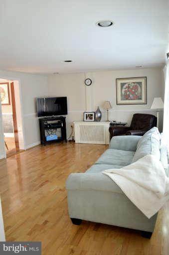 16 Ridge Road Baltimore, MD 21228 - Photo 9 of 24 Family Room