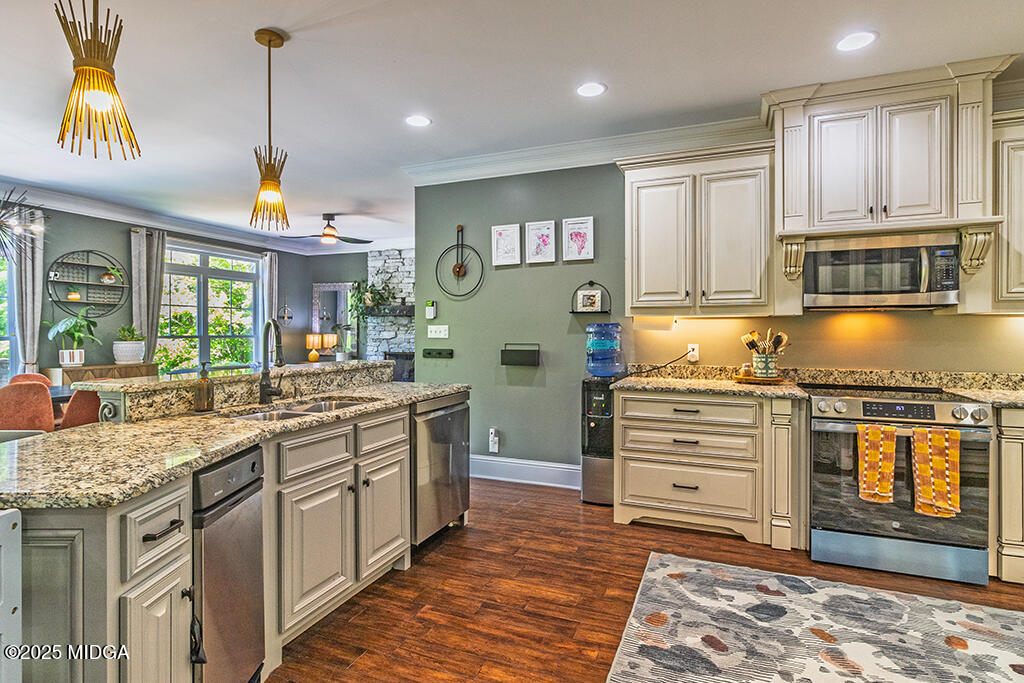 1122 Irongate Macon, GA 31220 - Photo 14 of 90 1122-Irongate-Kitchen-04