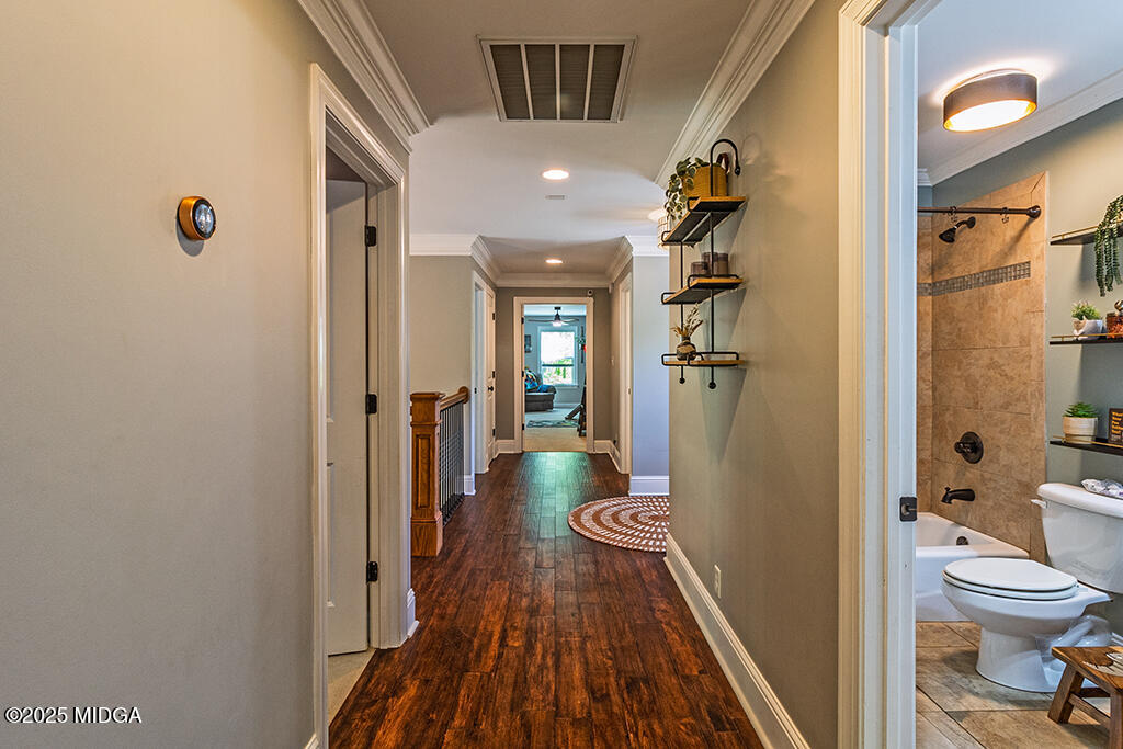 1122 Irongate Macon, GA 31220 - Photo 32 of 90 1122-Irongate-2nd-FL-Hallway-01