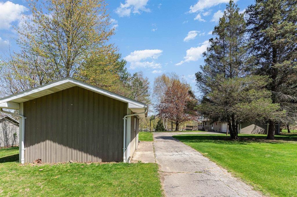 607 White Road Gladwin, MI 48624 - Photo 36 of 40