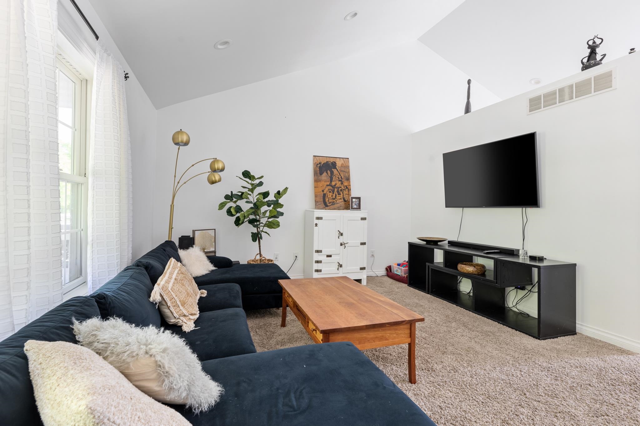5189 Goodrick Road Traverse City, MI 49684 - Photo 9 of 60 1911628-8.JPG