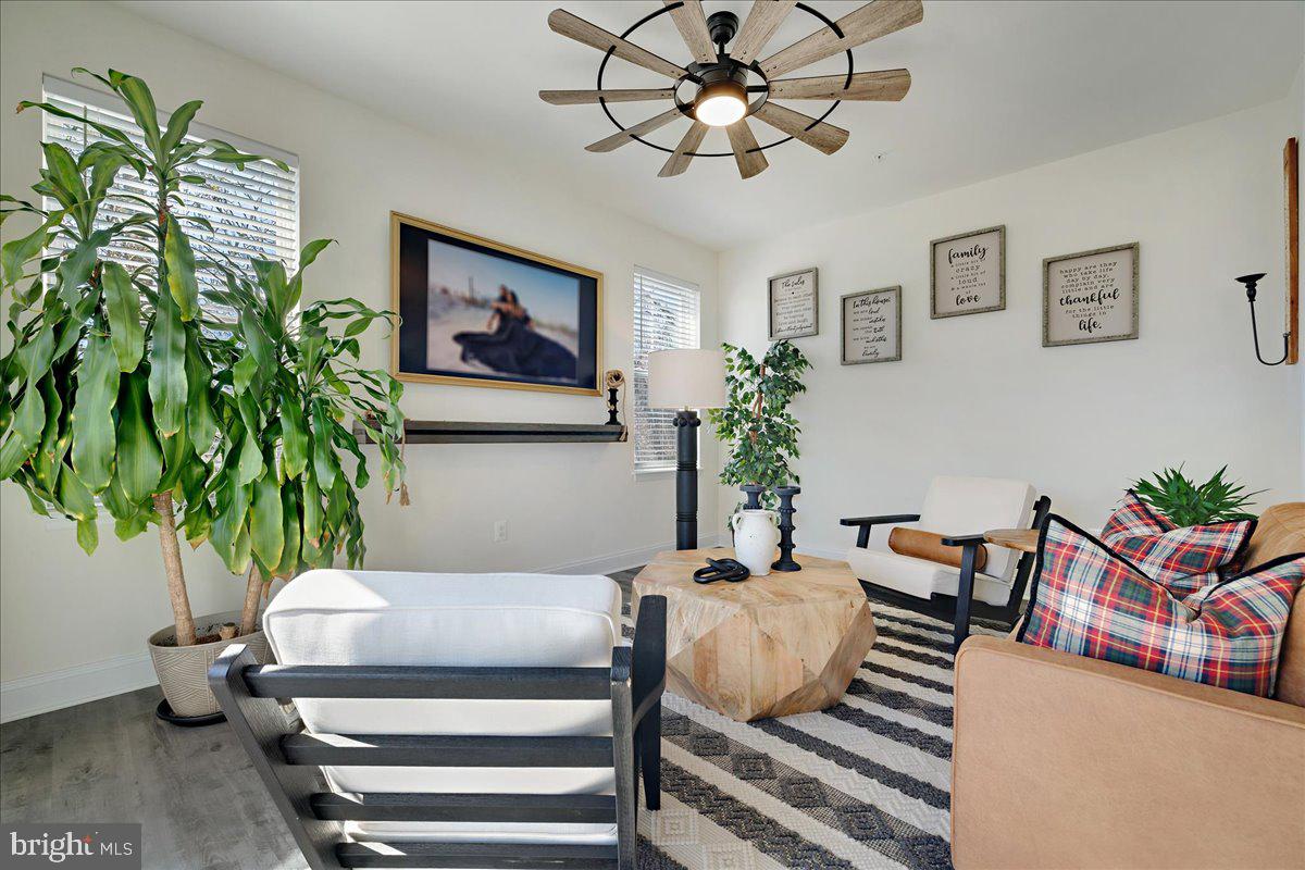 21 Greensborough Road Reisterstown, MD 21136 - Photo 17 of 54 a living room with furniture