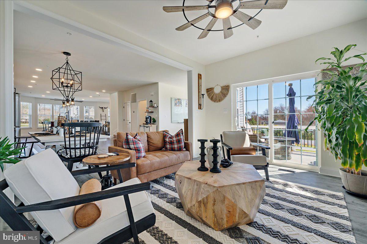 21 Greensborough Road Reisterstown, MD 21136 - Photo 18 of 54 a living room with furniture