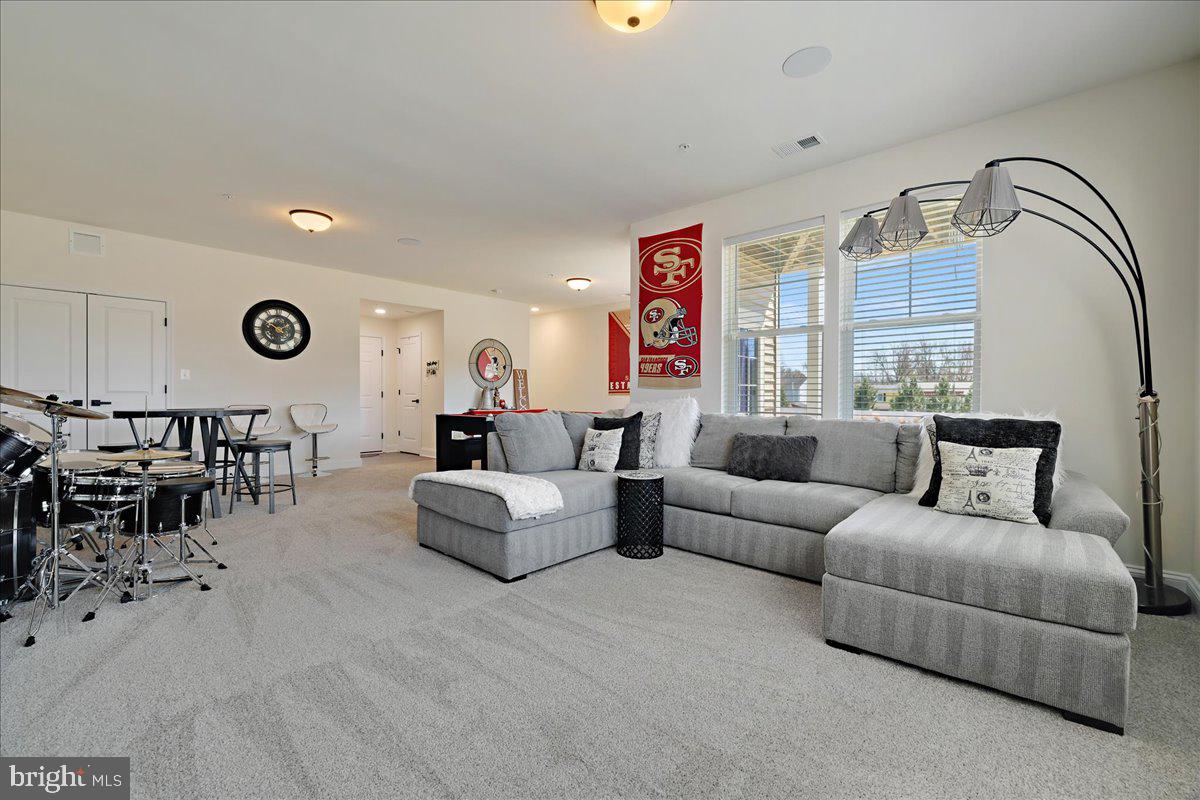 21 Greensborough Road Reisterstown, MD 21136 - Photo 40 of 54 a living room with furniture