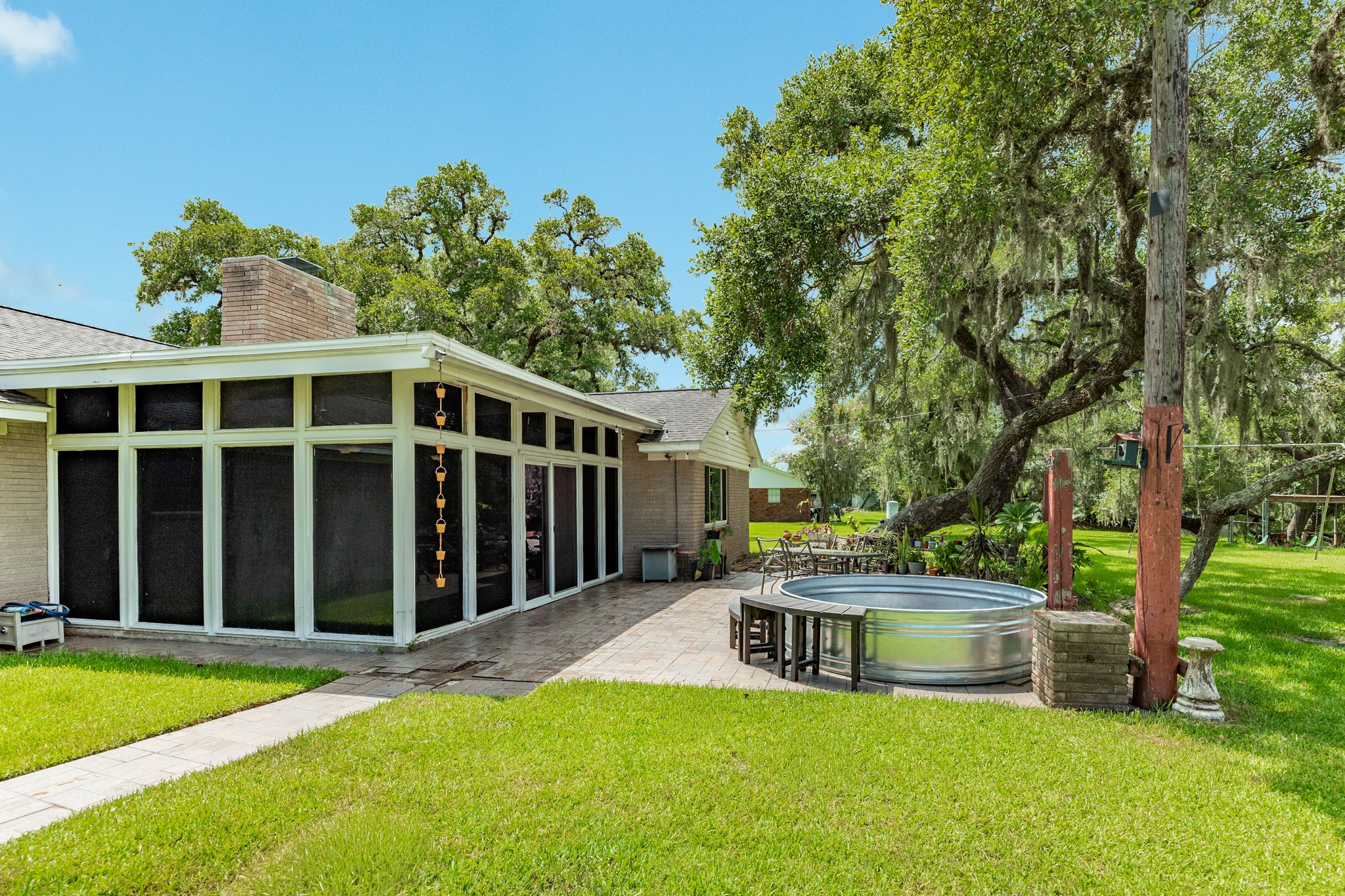 511 Edgewater Street Clute, TX 77531 - Photo 27 of 43
