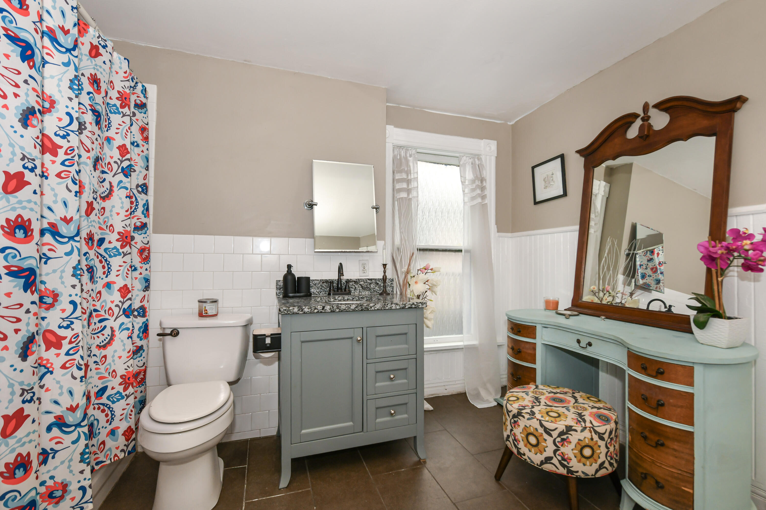 933 North 34th Street Milwaukee, WI 53208 - Photo 28 of 38 HEN_4649