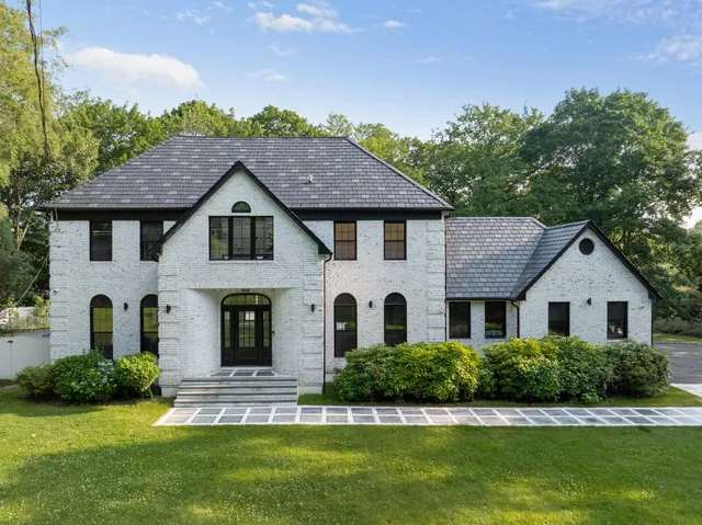 $3,299,888 | 33 High Farms Road, Glen Head, NY 11545