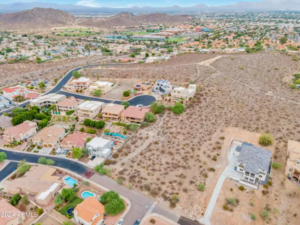 a view of a yard with a pathway