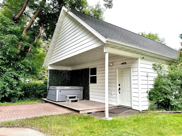 $1,395,000 | 1119 Broadway North, Fargo, ND 58102