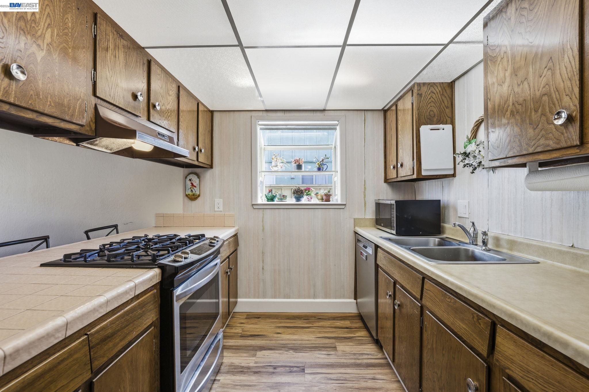 14322 Trinidad Road San Leandro, CA 94577 - Photo 13 of 31