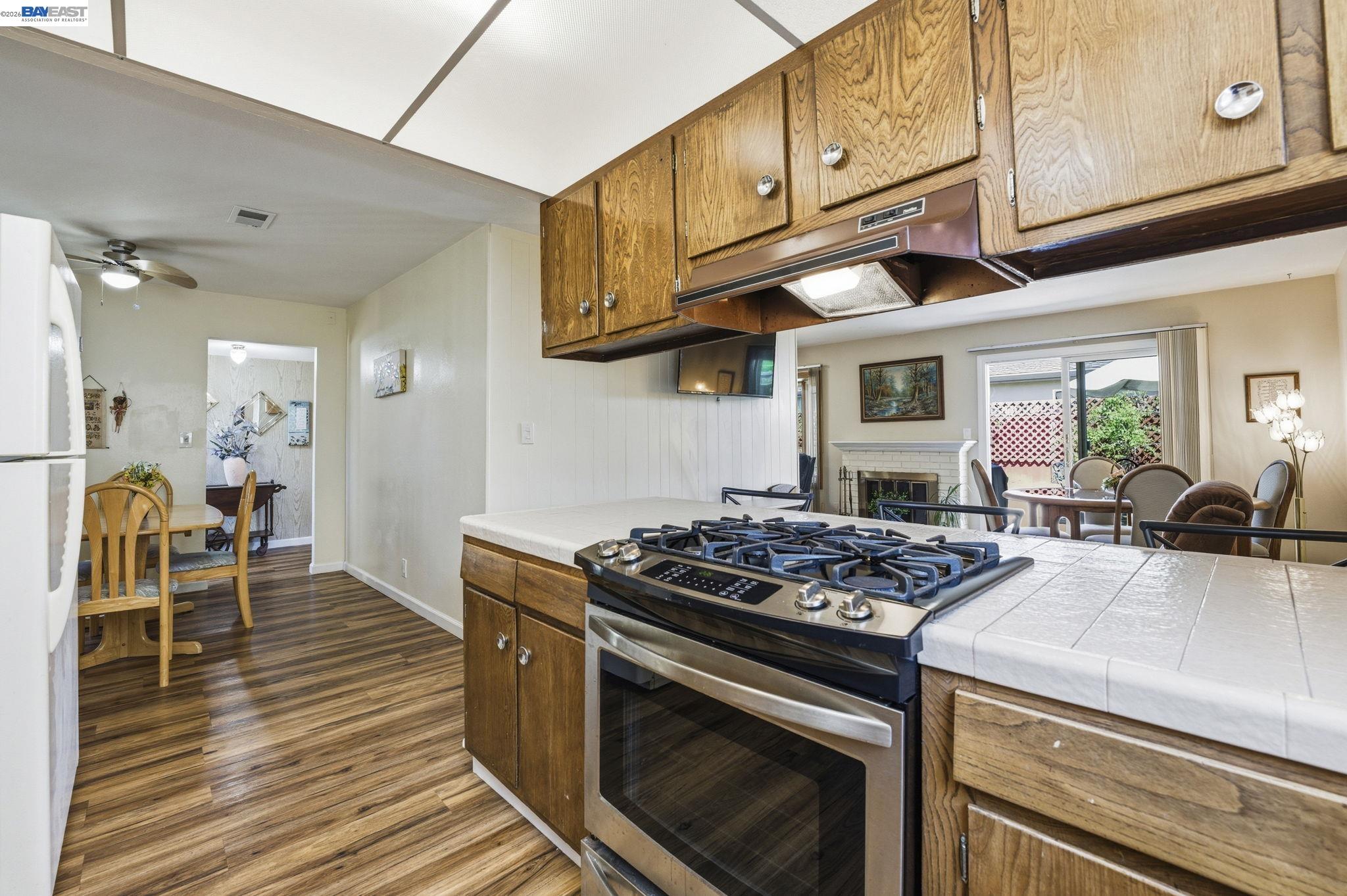 14322 Trinidad Road San Leandro, CA 94577 - Photo 15 of 31