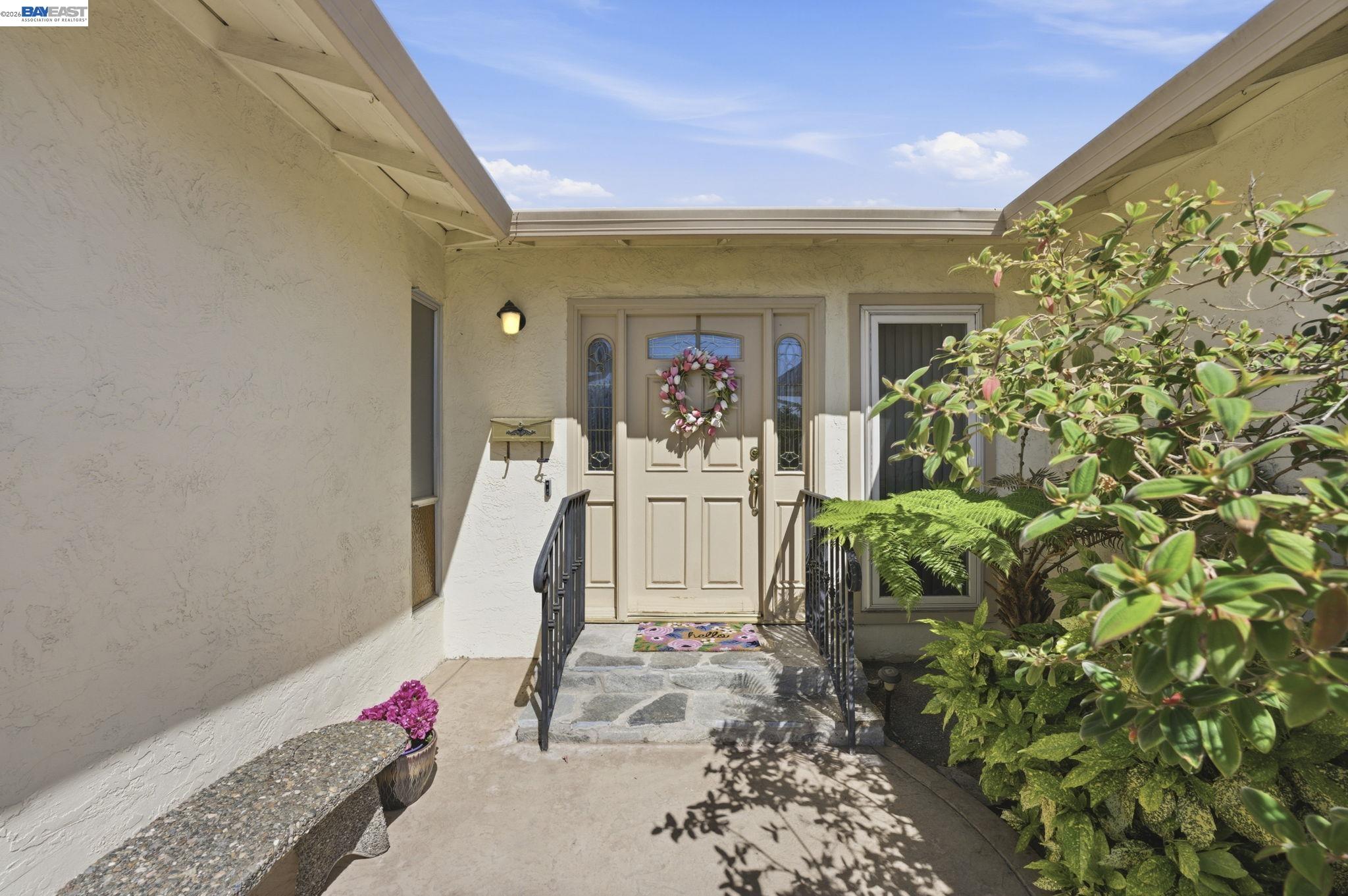 14322 Trinidad Road San Leandro, CA 94577 - Photo 4 of 31