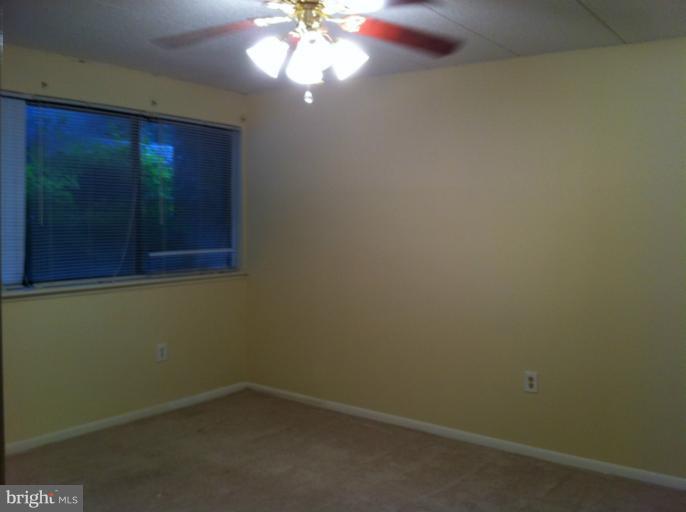 11562 Rolling Green Court, Unit 100 Reston, VA 20191 - Photo 2 of 12 Bedroom (Master)
