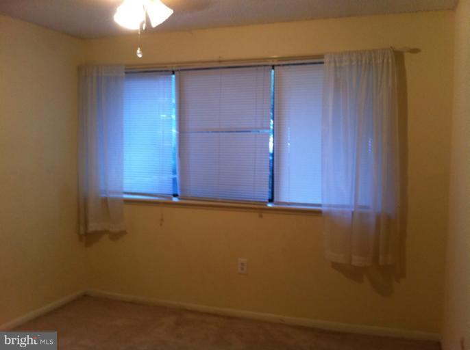11562 Rolling Green Court, Unit 100 Reston, VA 20191 - Photo 11 of 12 Bedroom