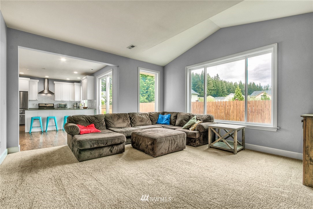 27422 237th Avenue Southeast Maple Valley, WA 98038 - Photo 14 of 25