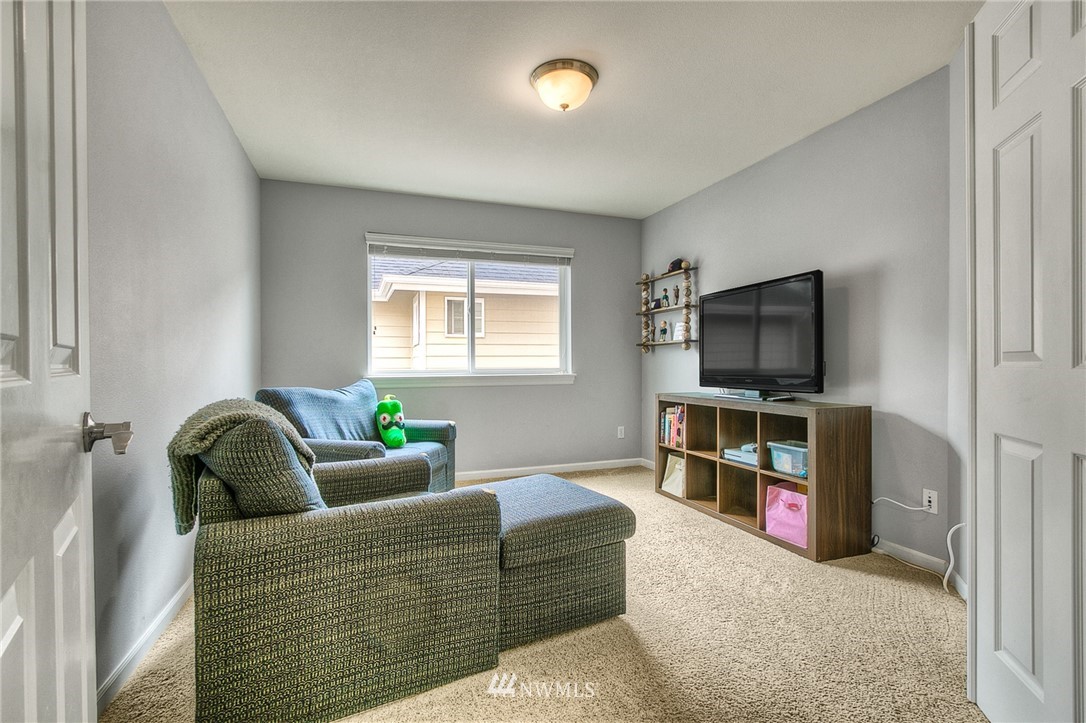 27422 237th Avenue Southeast Maple Valley, WA 98038 - Photo 16 of 25