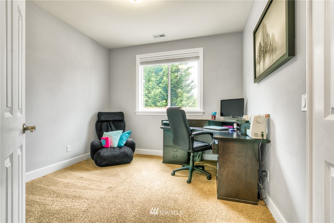 27422 237th Avenue Southeast Maple Valley, WA 98038 - Photo 7 of 25