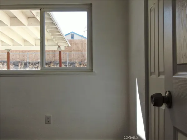 $1,950 | 332 Date Avenue, Barstow, CA 92311