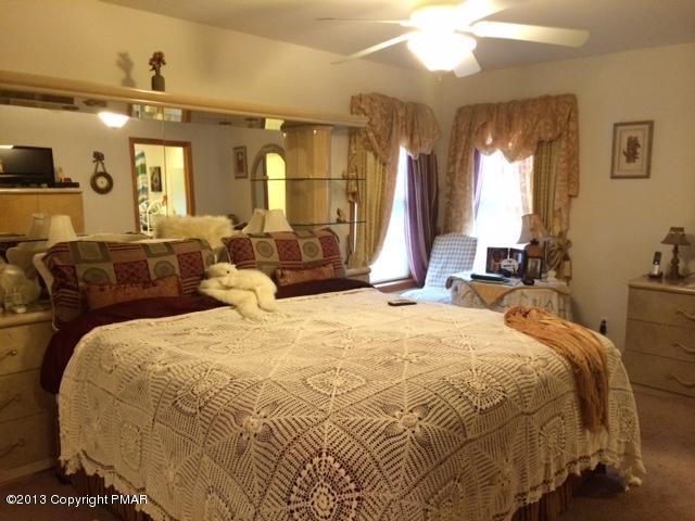 65 Buckhill Road Albrightsville, PA 18210 - Photo 9 of 13 Buckhill Rd Masterbedroom