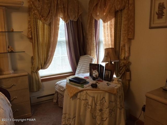 65 Buckhill Road Albrightsville, PA 18210 - Photo 10 of 13 Buckhill Rd Masterbedroom2
