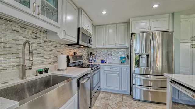 $6,000 | 5239 Myrtle Wood, Sarasota, FL 34235