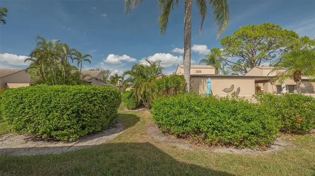 $6,000 | 5239 Myrtle Wood, Sarasota, FL 34235