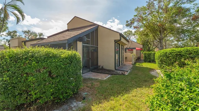 $6,000 | 5239 Myrtle Wood, Sarasota, FL 34235