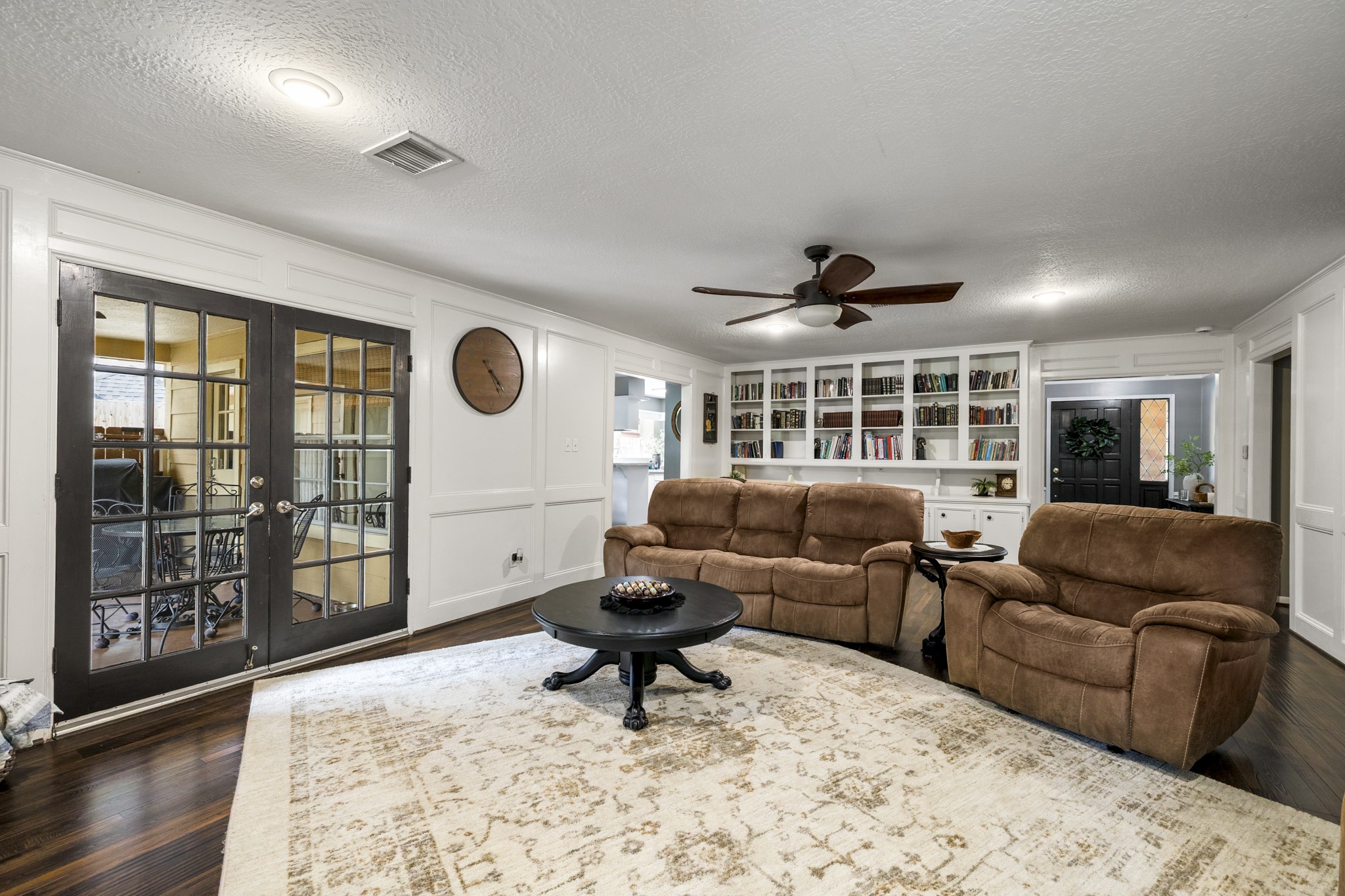 17627 Forest Mist Drive Spring, TX 77379 - Photo 9 of 32 Don't miss the built-ins and the end of the room.