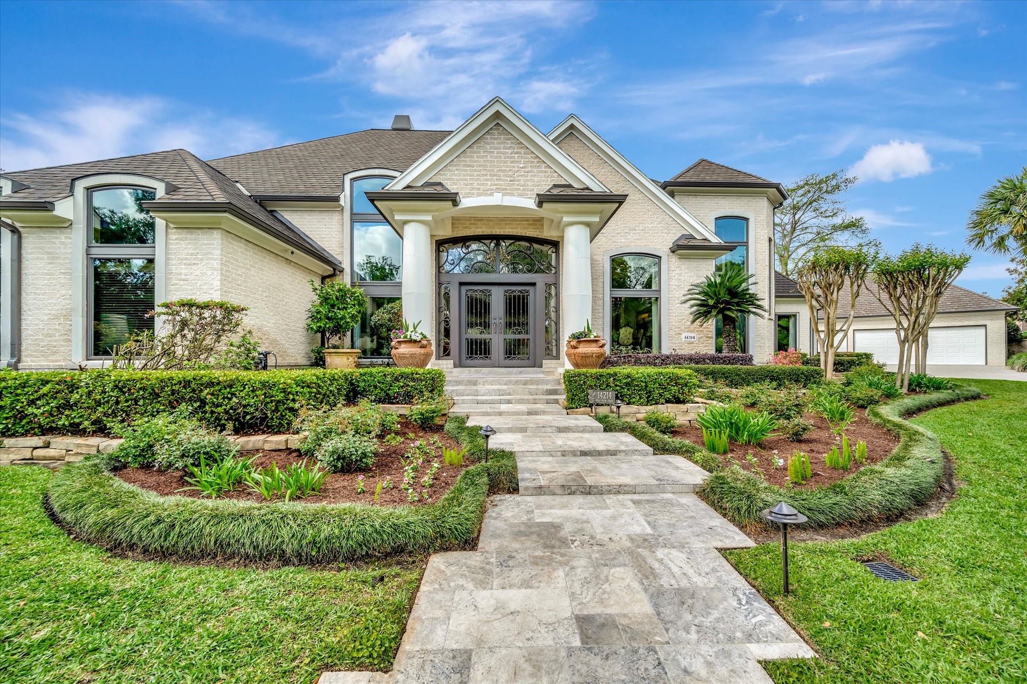 14214 Golf View Trail Houston, TX 77059 - Photo 12 of 49 front view of a house with a yard
