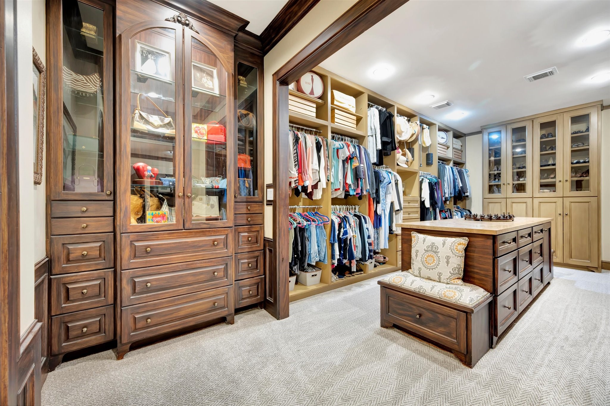 14214 Golf View Trail Houston, TX 77059 - Photo 29 of 49 a view of living room with furniture and window