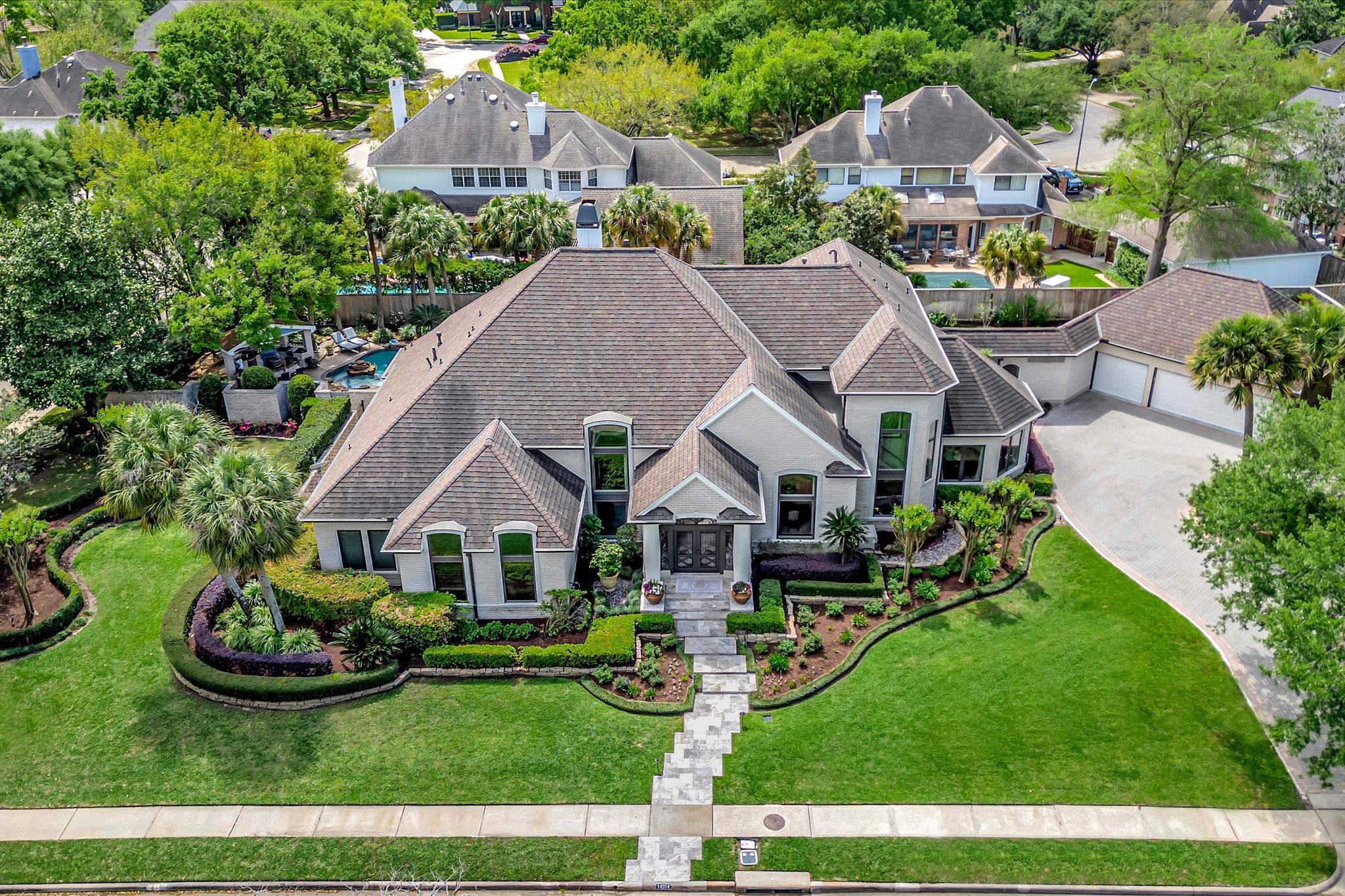 14214 Golf View Trail Houston, TX 77059 - Photo 3 of 49 a aerial view of a house with garden