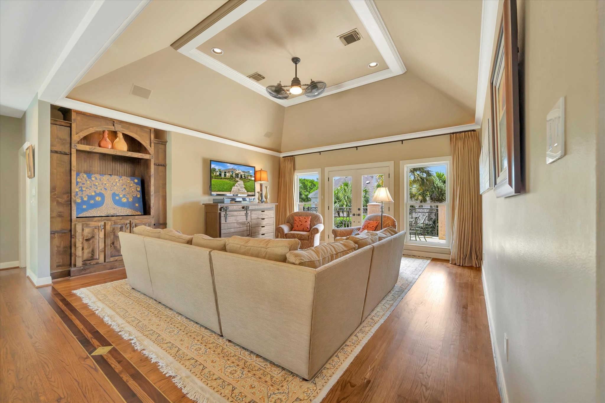 14214 Golf View Trail Houston, TX 77059 - Photo 46 of 49 a living room with furniture and a large window