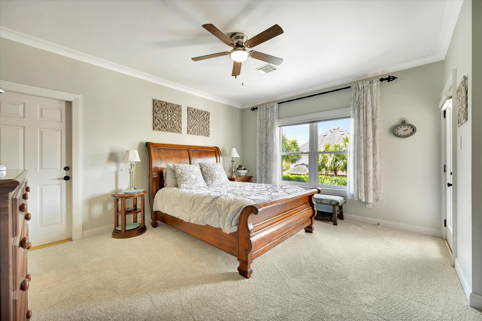 14214 Golf View Trail Houston, TX 77059 - Photo 48 of 49 a bedroom with a bed and a window