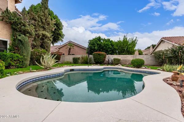 $2,800 | 955 West Cooley Drive, Gilbert, AZ 85233