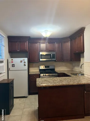 $1,800 | 70 Ridge Road, Unit 2, North Arlington, NJ 07031
