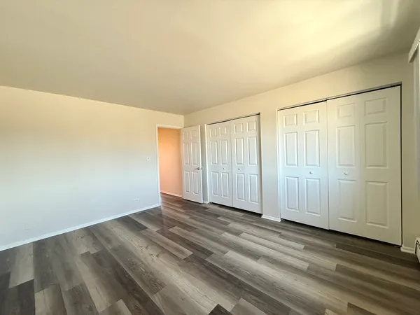 $1,800 | 7715 Woodward Avenue, Unit 3B, Woodridge, IL 60517