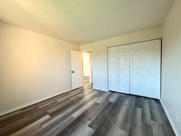 $1,800 | 7715 Woodward Avenue, Unit 3B, Woodridge, IL 60517