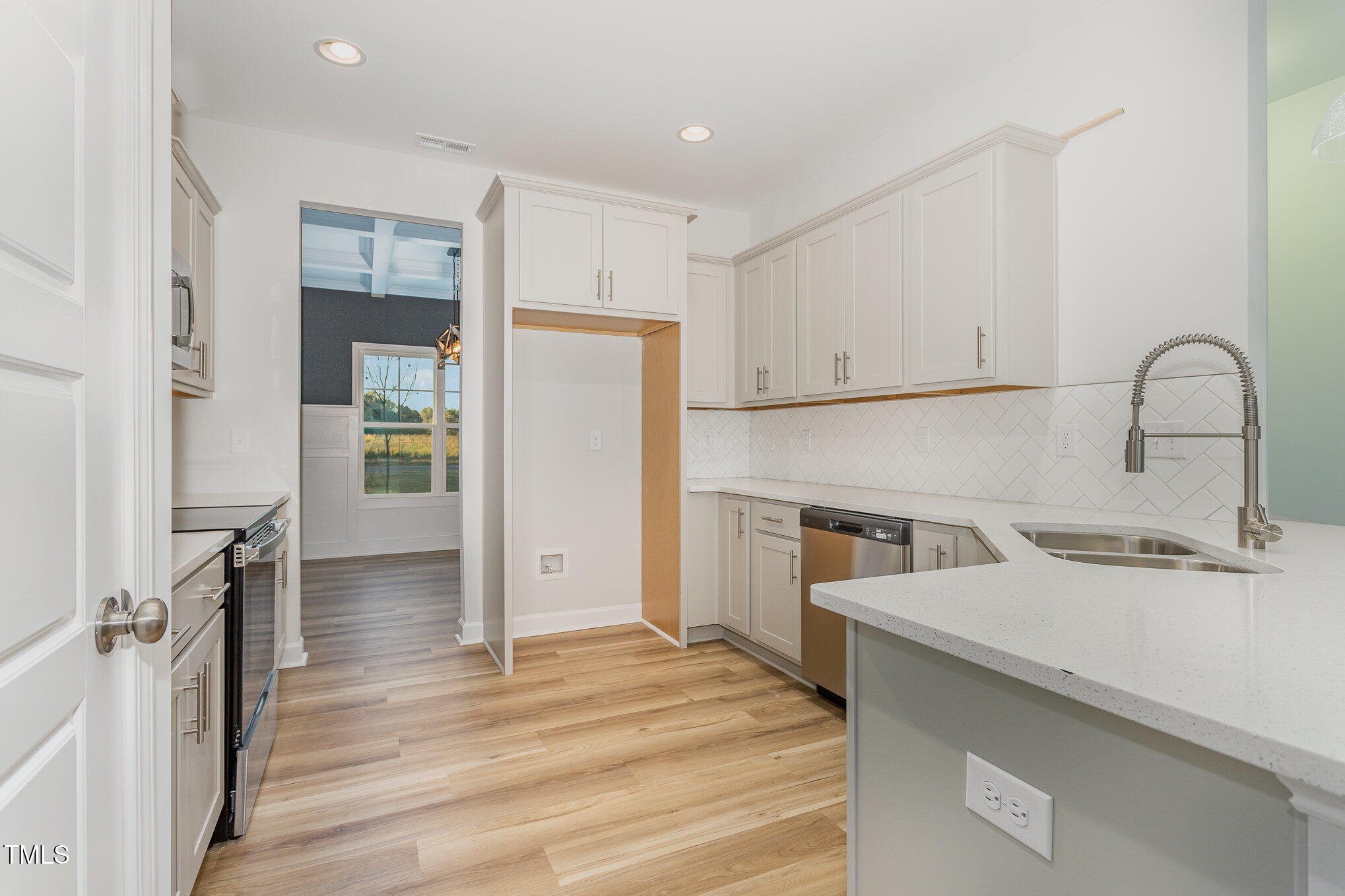 46 Trescott Street Smithfield, NC 27577 - Photo 8 of 25 009_file_914