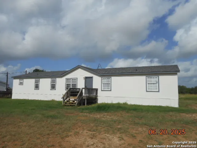 $199,500 | 165 Crestfield Drive, Pleasanton, TX 78064