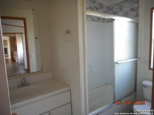 $199,500 | 165 Crestfield Drive, Pleasanton, TX 78064