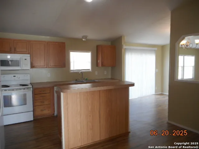 $199,500 | 165 Crestfield Drive, Pleasanton, TX 78064