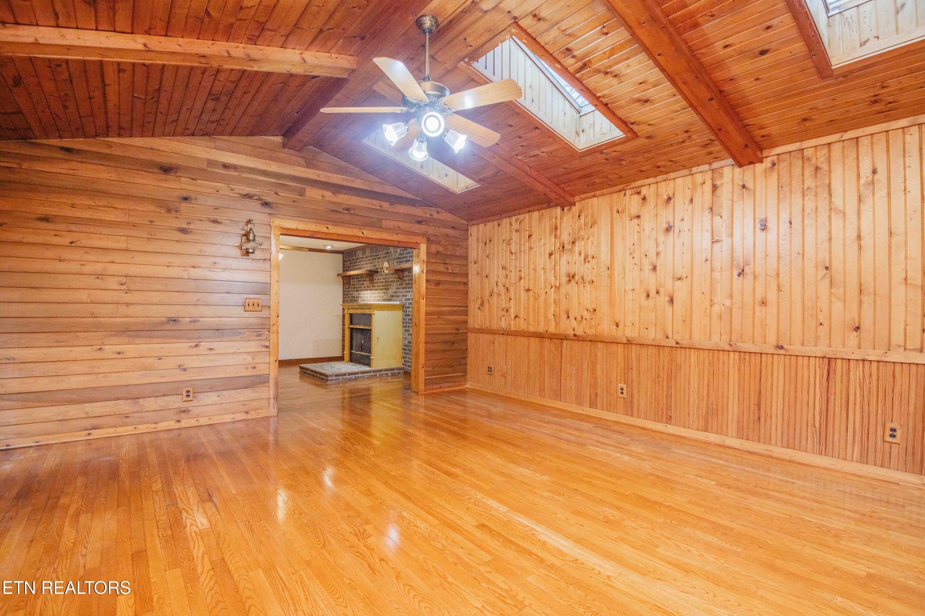 126 Claremont Road Oak Ridge, TN 37830 - Photo 20 of 46 living 1_1