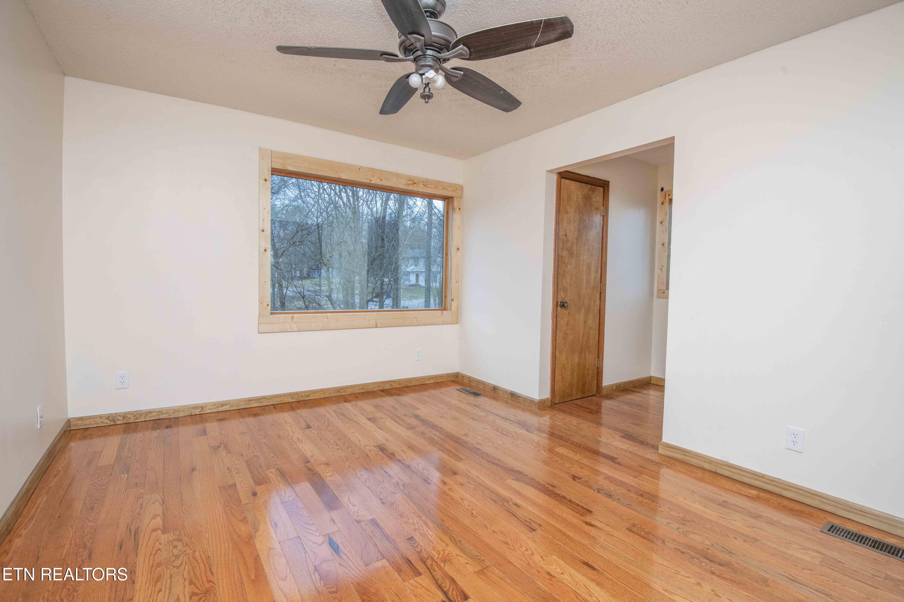 126 Claremont Road Oak Ridge, TN 37830 - Photo 28 of 46 second bed 2_1