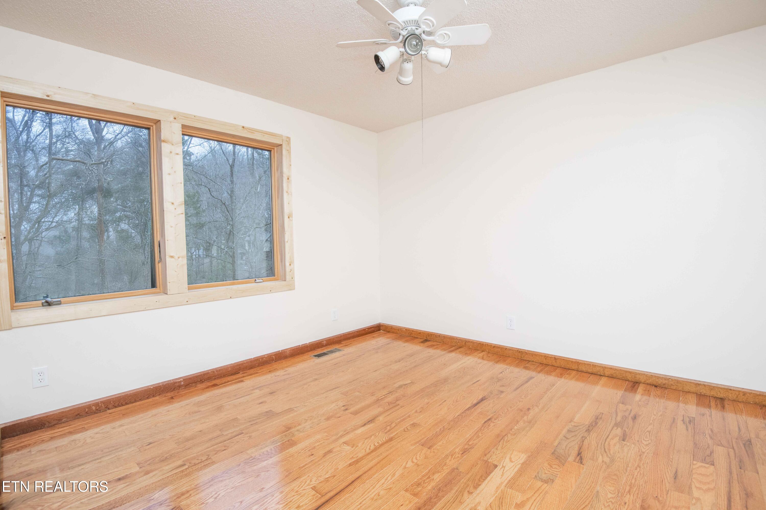 126 Claremont Road Oak Ridge, TN 37830 - Photo 29 of 46 third bed 2_1