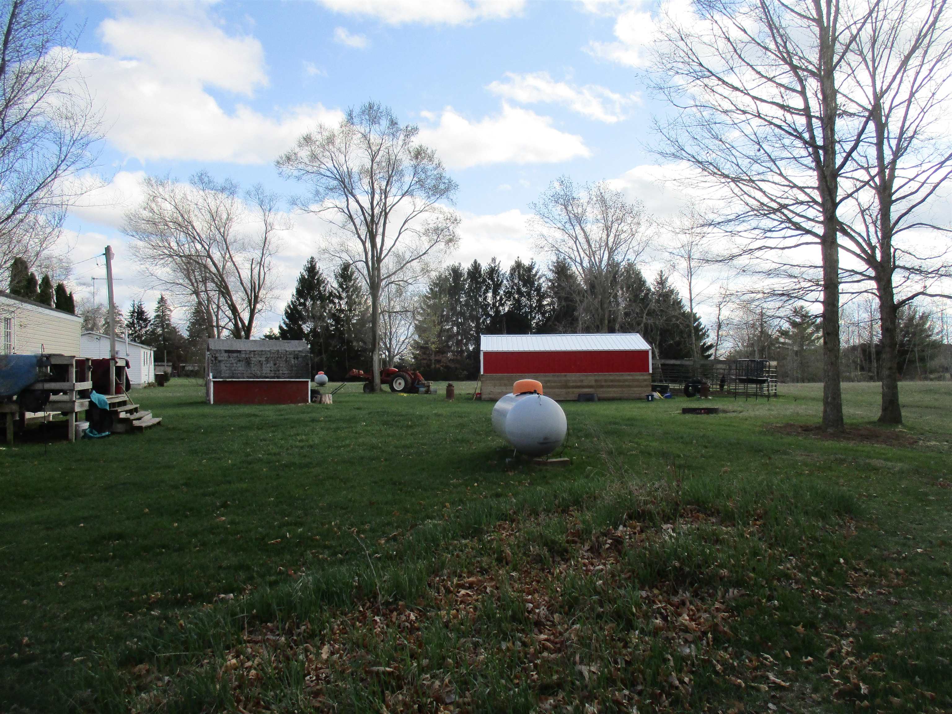 891-885 North Warner Road Sumner, MI 48889 - Photo 8 of 8