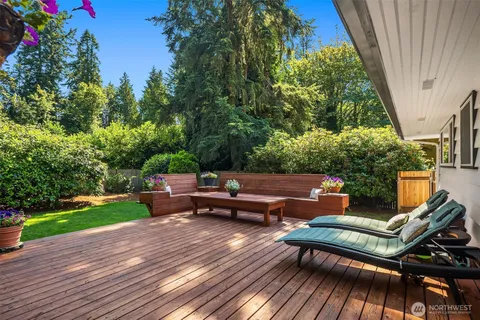 $1,048,000 | 7245 Northeast 170th Street, Kenmore, WA 98028