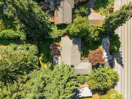 $1,048,000 | 7245 Northeast 170th Street, Kenmore, WA 98028