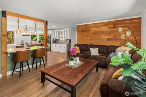 $1,048,000 | 7245 Northeast 170th Street, Kenmore, WA 98028